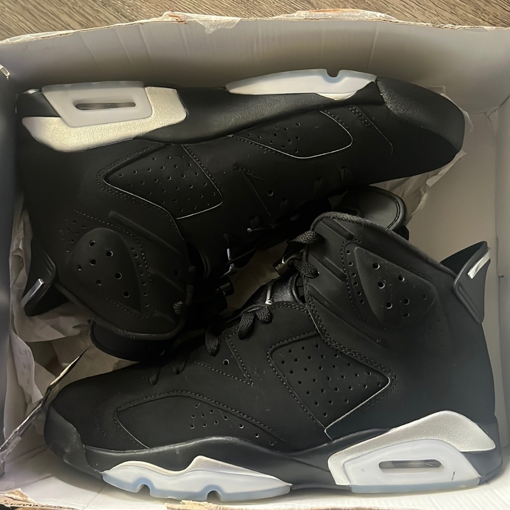 Retro Air Jordan “Chrome” 6